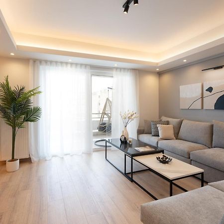 Luxury 4 Bedrooms Apartment Near Flisvos Marina بيرايوس المظهر الخارجي الصورة
