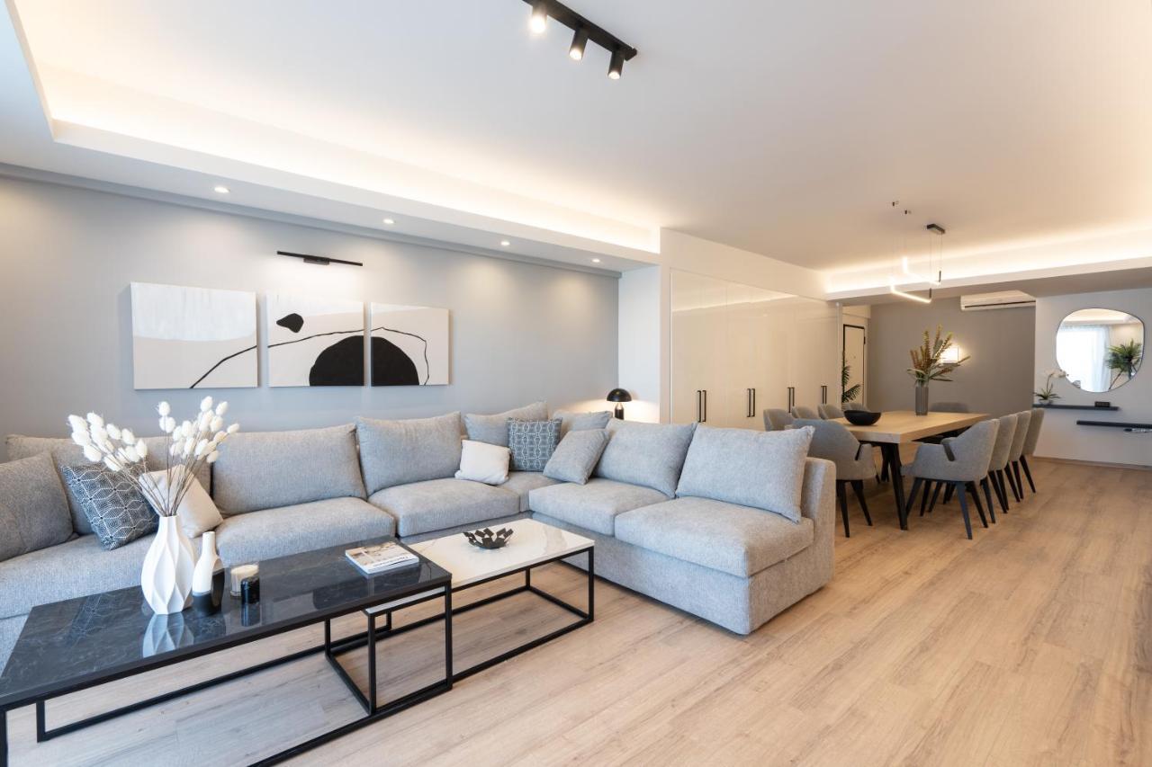 Luxury 4 Bedrooms Apartment Near Flisvos Marina بيرايوس المظهر الخارجي الصورة