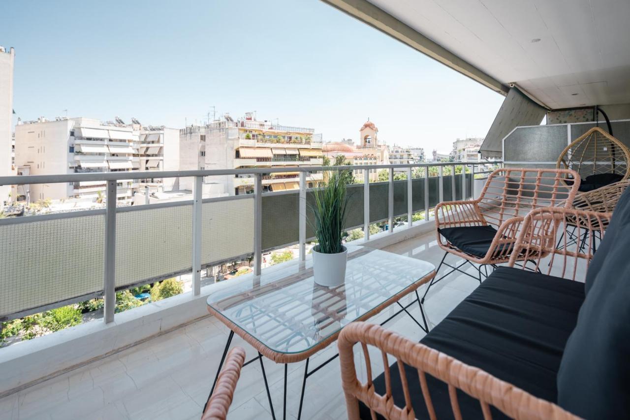 Luxury 4 Bedrooms Apartment Near Flisvos Marina بيرايوس المظهر الخارجي الصورة