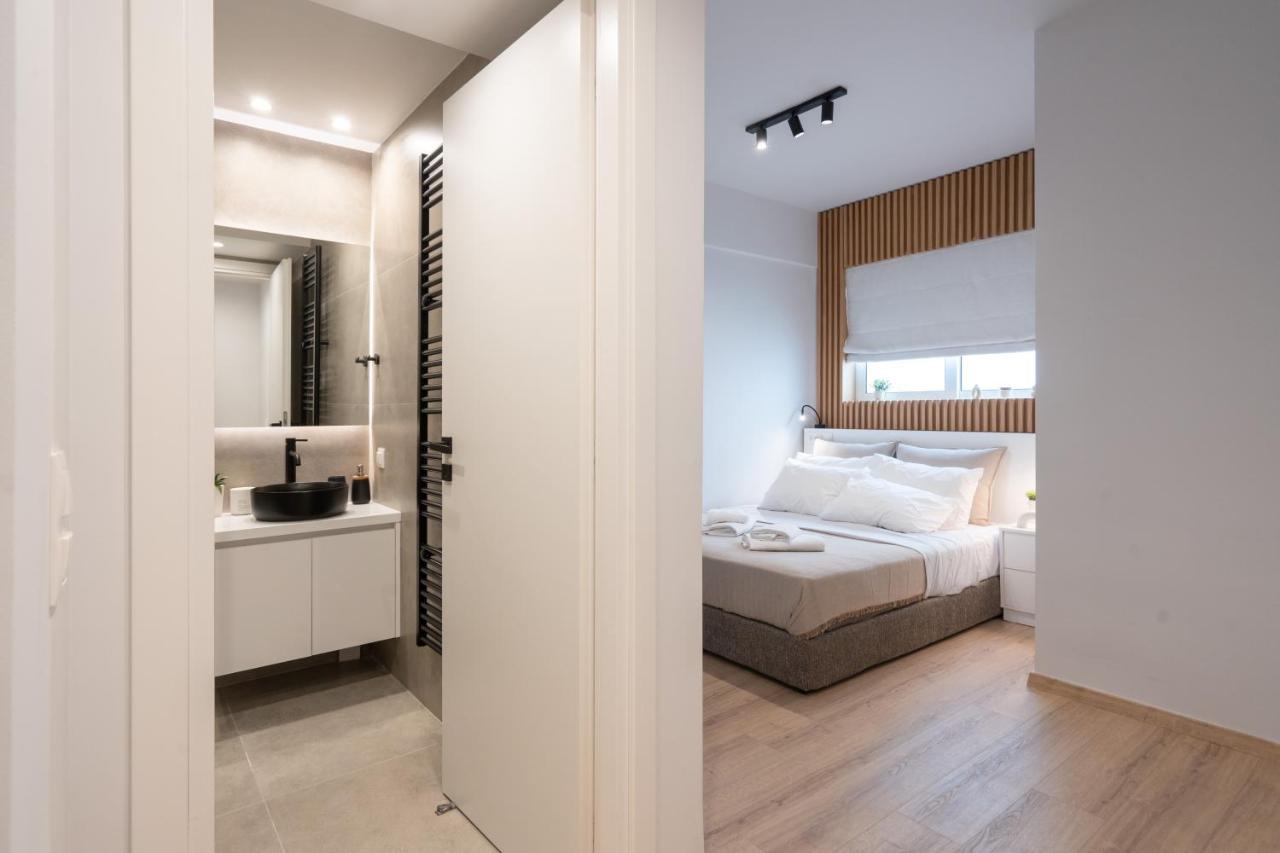 Luxury 4 Bedrooms Apartment Near Flisvos Marina بيرايوس المظهر الخارجي الصورة