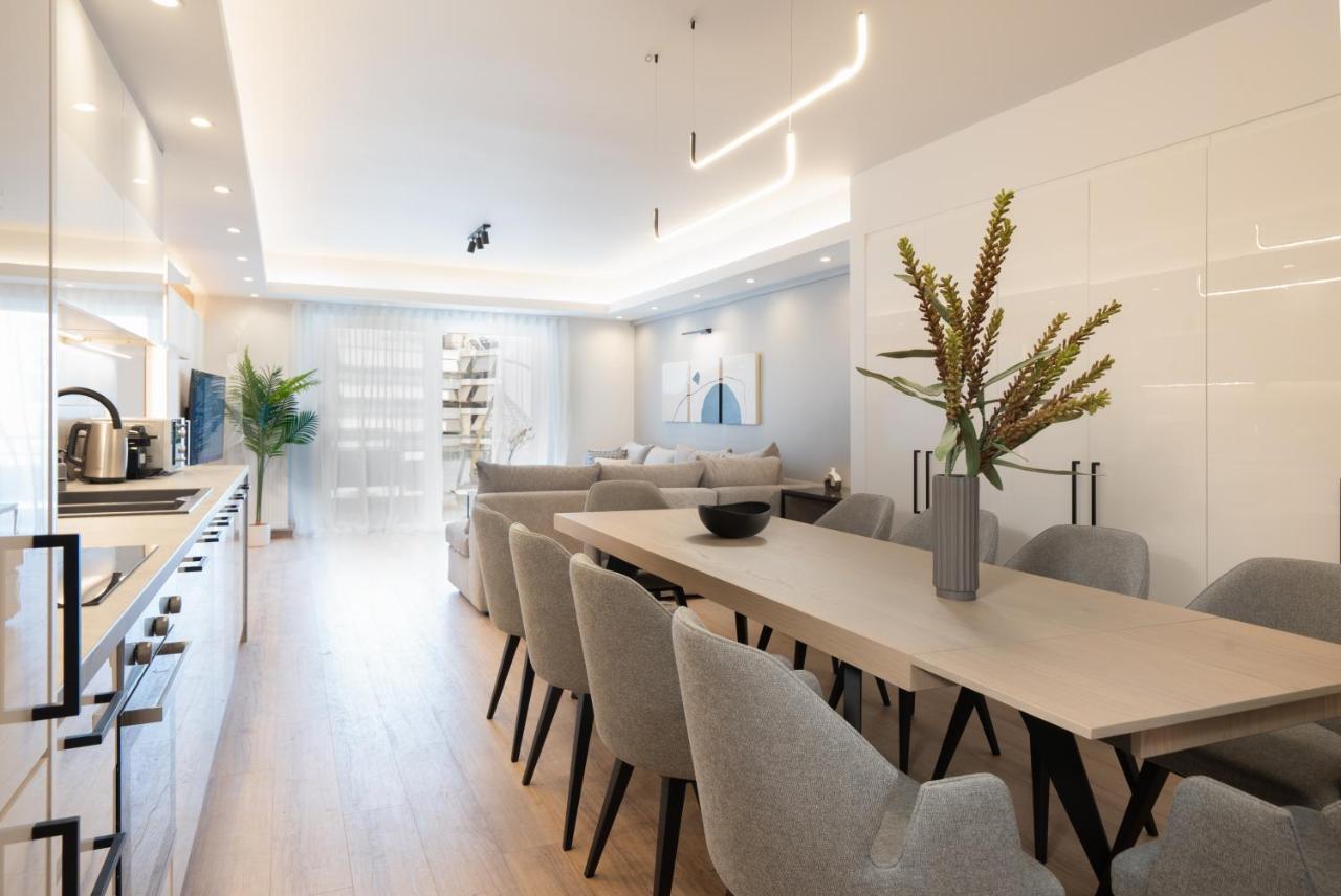 Luxury 4 Bedrooms Apartment Near Flisvos Marina بيرايوس المظهر الخارجي الصورة