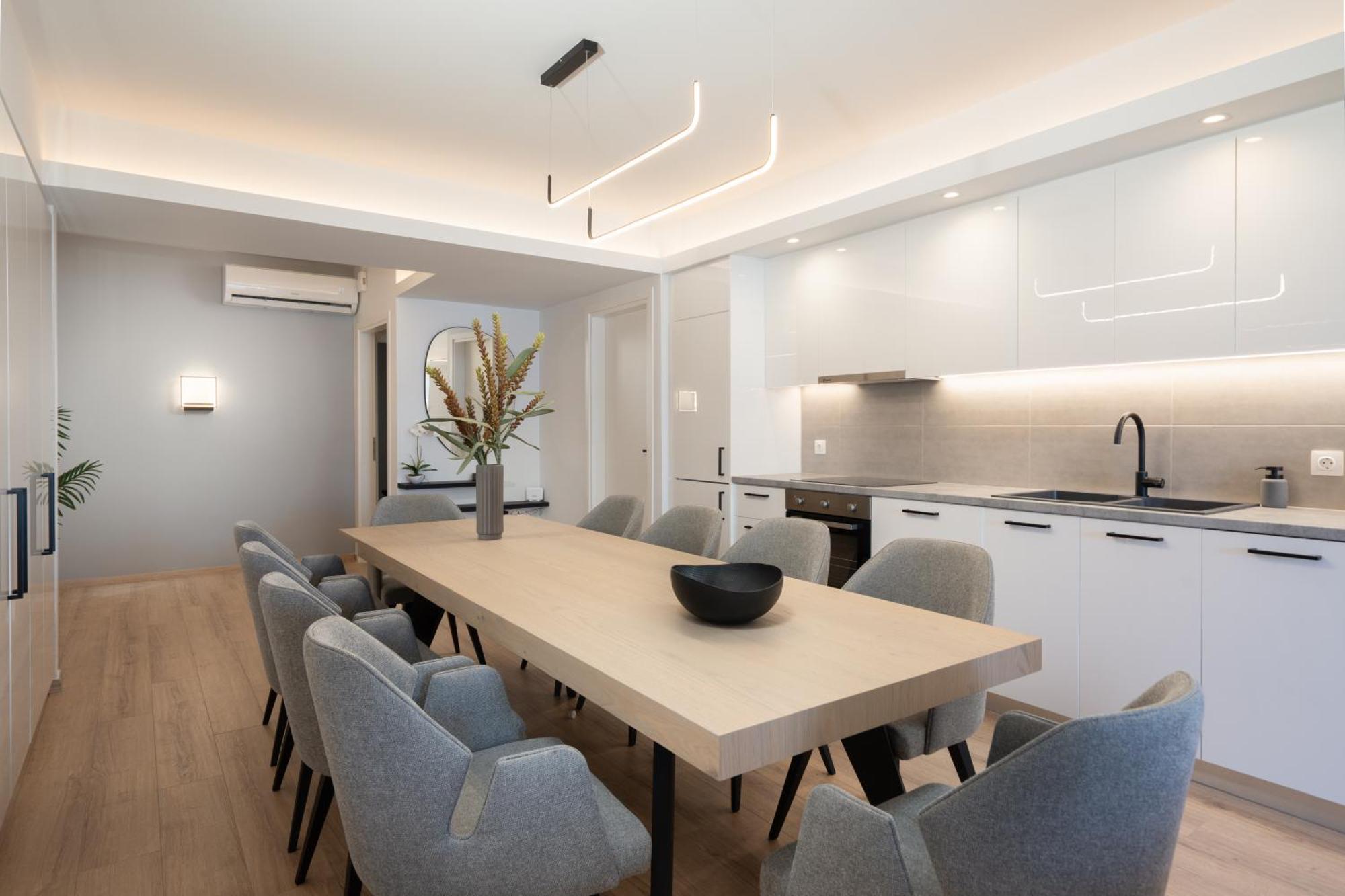 Luxury 4 Bedrooms Apartment Near Flisvos Marina بيرايوس المظهر الخارجي الصورة