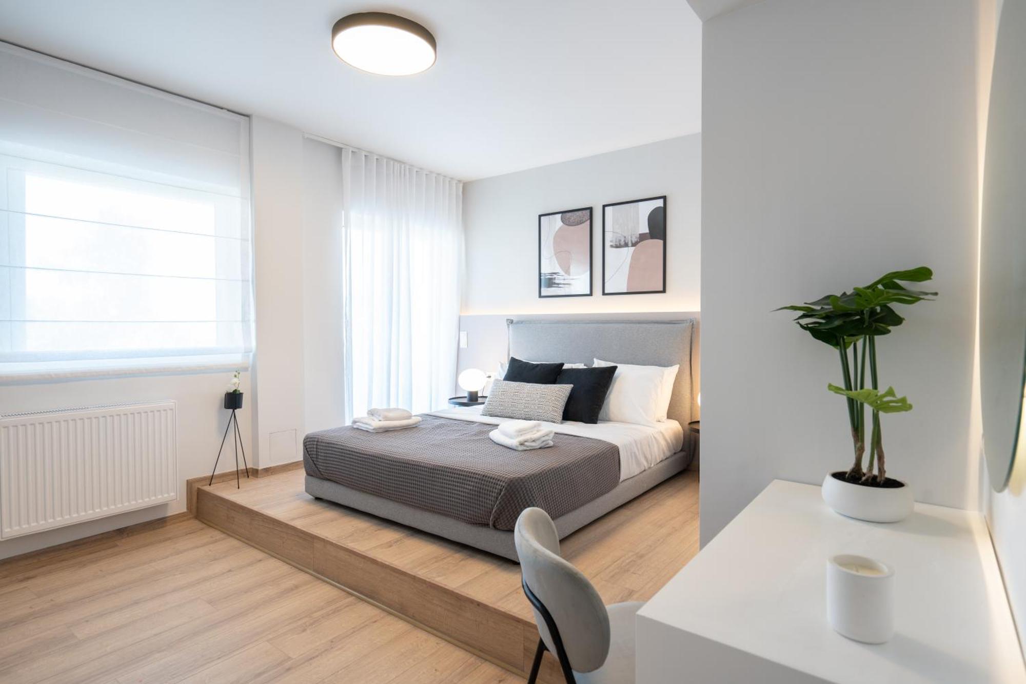 Luxury 4 Bedrooms Apartment Near Flisvos Marina بيرايوس المظهر الخارجي الصورة