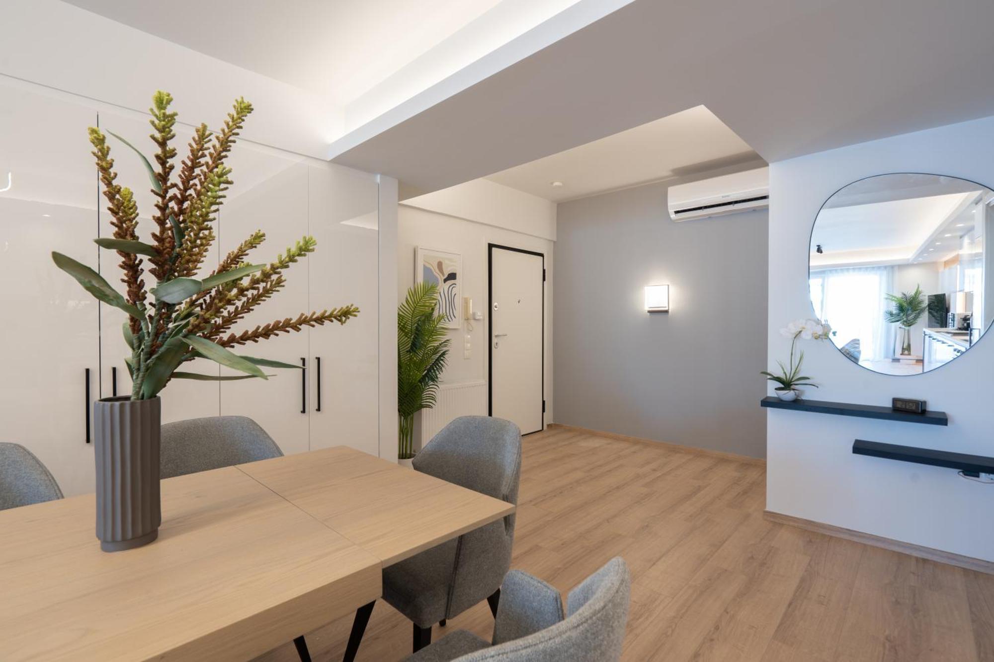 Luxury 4 Bedrooms Apartment Near Flisvos Marina بيرايوس المظهر الخارجي الصورة
