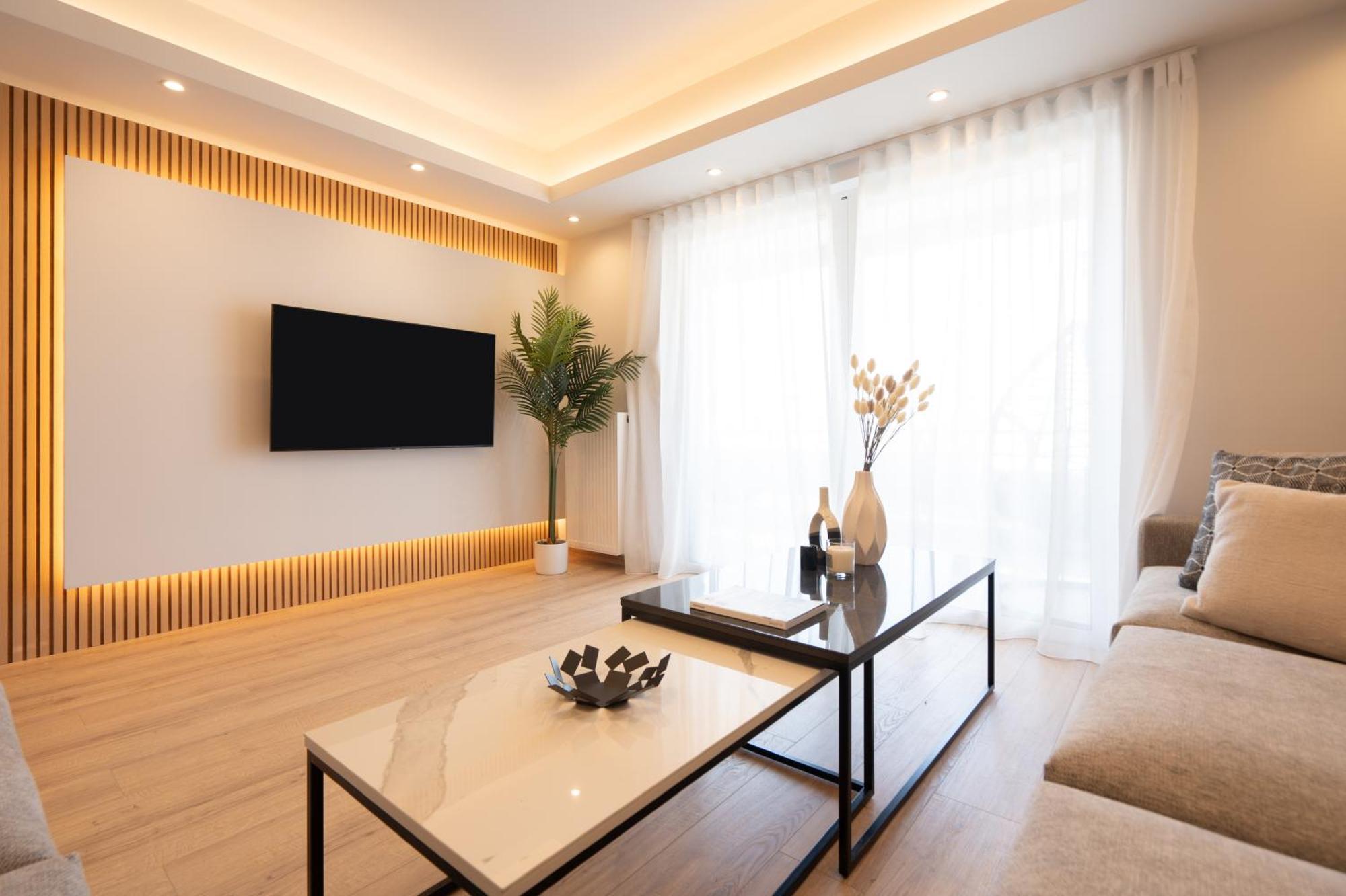 Luxury 4 Bedrooms Apartment Near Flisvos Marina بيرايوس المظهر الخارجي الصورة