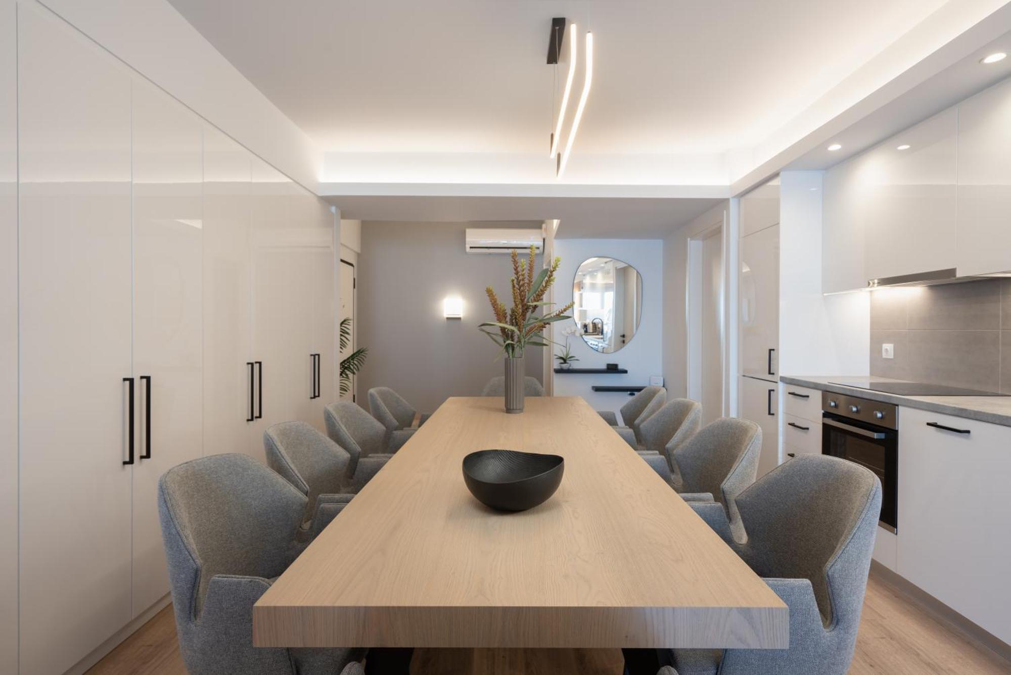 Luxury 4 Bedrooms Apartment Near Flisvos Marina بيرايوس المظهر الخارجي الصورة