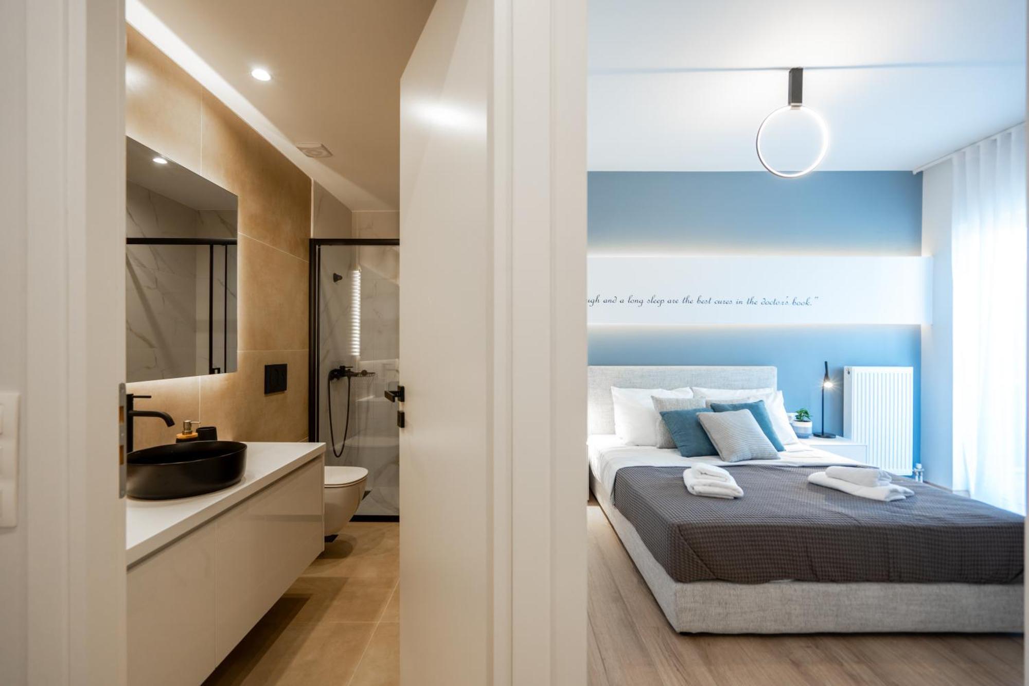 Luxury 4 Bedrooms Apartment Near Flisvos Marina بيرايوس المظهر الخارجي الصورة