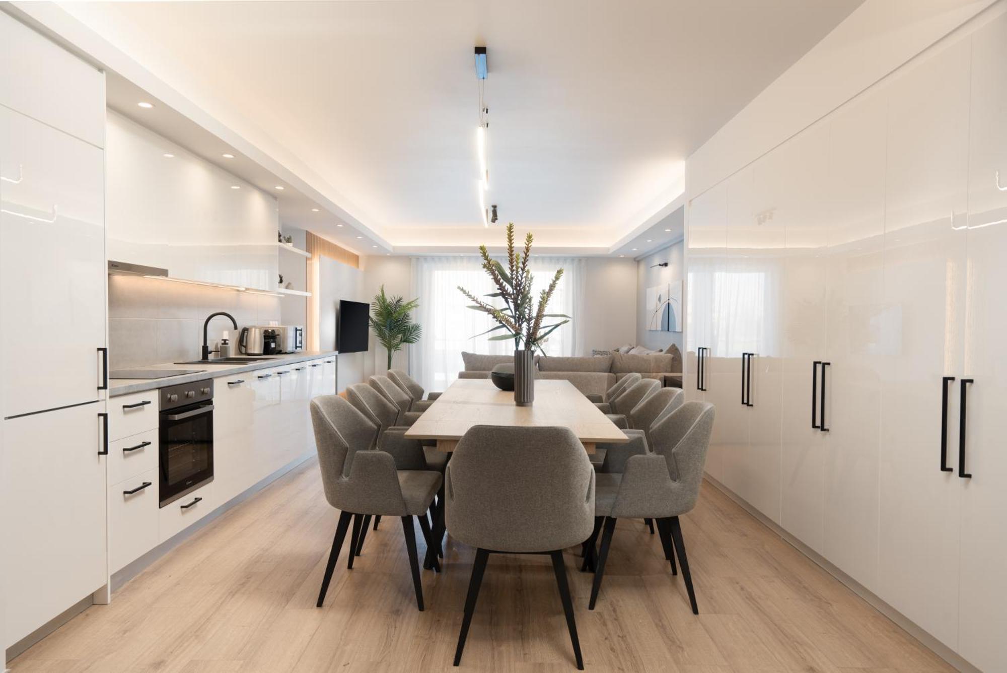 Luxury 4 Bedrooms Apartment Near Flisvos Marina بيرايوس المظهر الخارجي الصورة