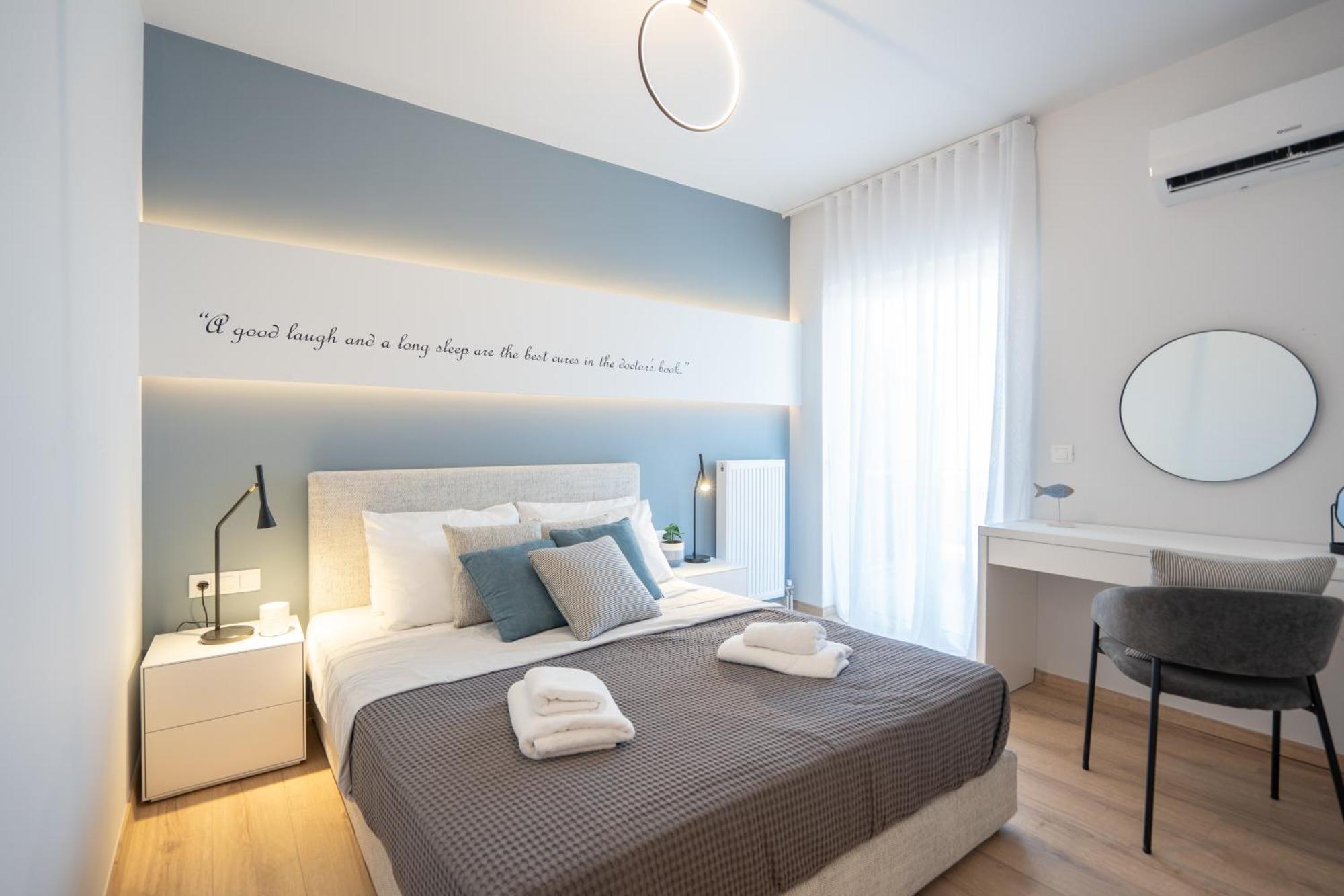 Luxury 4 Bedrooms Apartment Near Flisvos Marina بيرايوس المظهر الخارجي الصورة