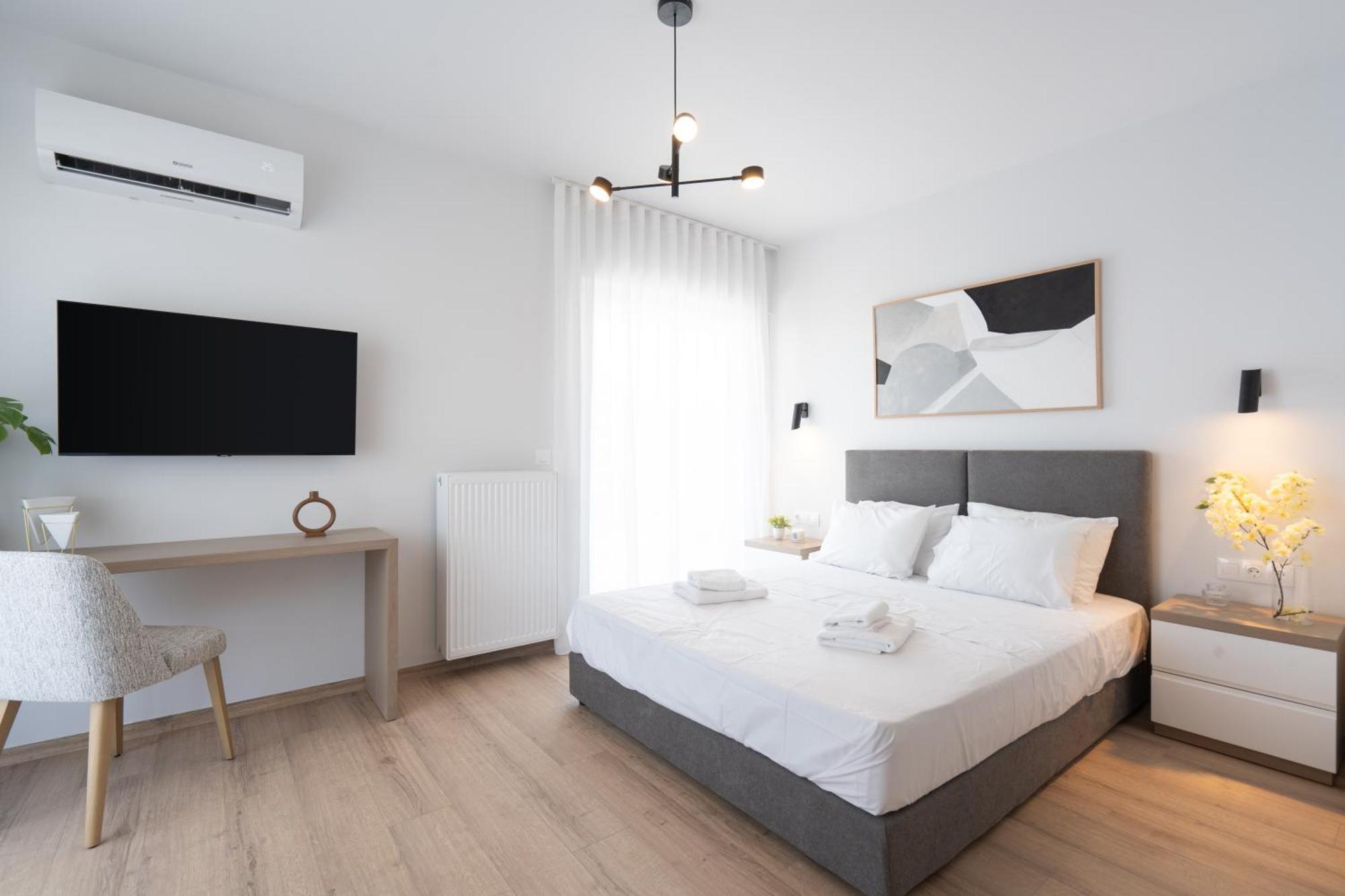 Luxury 4 Bedrooms Apartment Near Flisvos Marina بيرايوس المظهر الخارجي الصورة